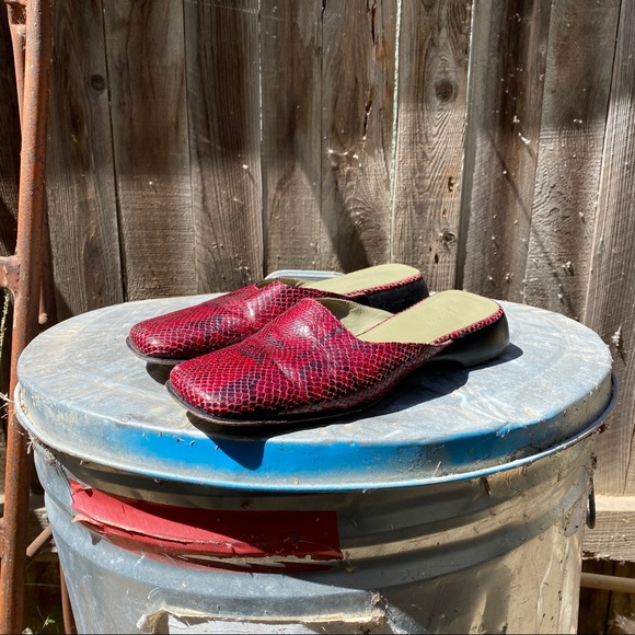 1990’s J.Crew Vintage Red Snakeskin Sandals Slides - Picture 2 of 6